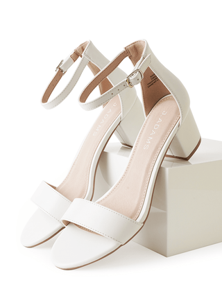 Daisy | White - Glamourous Grace LLC