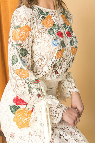 EMBROIDERED LACE TOP - Glamourous Grace