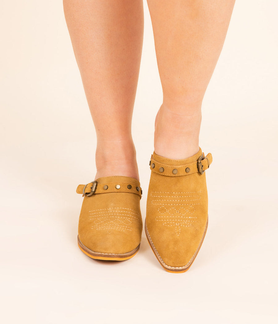 Drancy Western Mule in Tan - Glamourous Grace