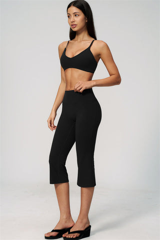 The Zura Sports Bra Capri Leggings 2-Piece Set