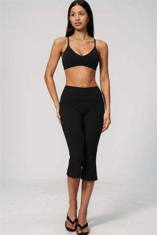 The Zura Sports Bra Capri Leggings 2-Piece Set