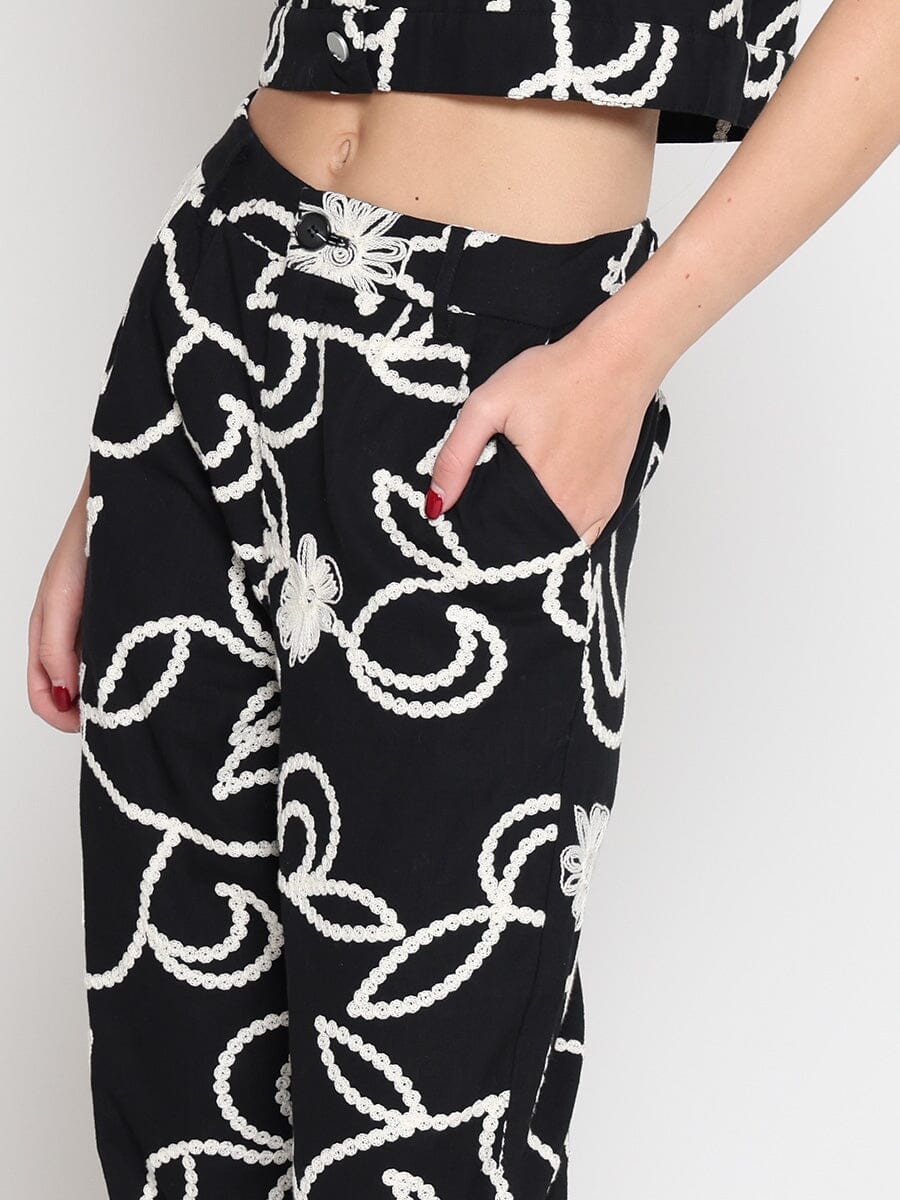 Emboidered straight fit pants - Glamourous Grace