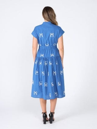Embroideried sleeveless belt dress