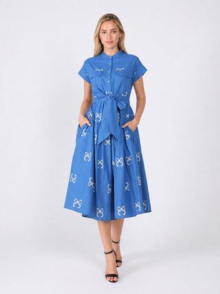 Embroideried sleeveless belt dress