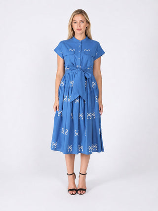 Embroideried sleeveless belt dress