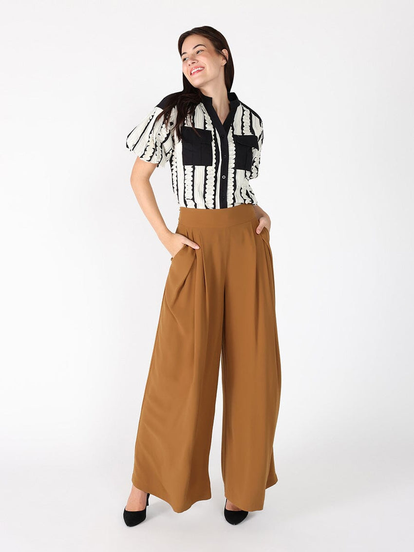Emroidered Band V-Neck Puffed Sleeve Top