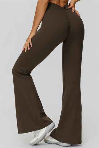 The Fyra Sports Bra Flared Leggings 2-Piece Set