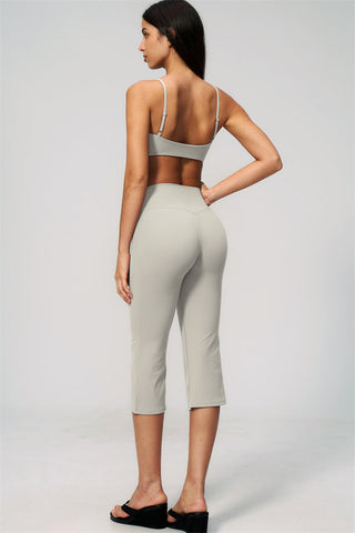 The Zura Sports Bra Capri Leggings 2-Piece Set