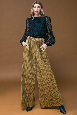 SWEETLY CAPTIVTING WOVEN TOP