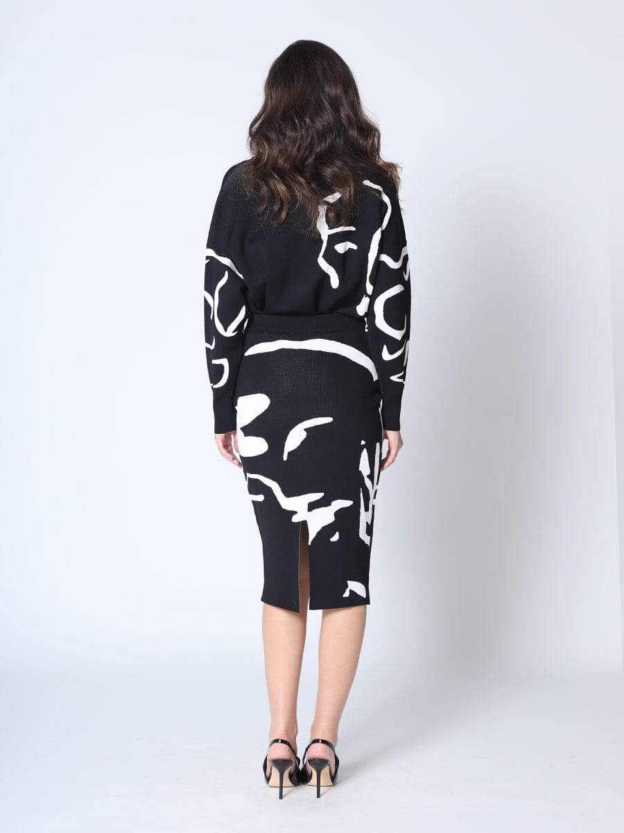 Face-Line Printing Bodycon Knit Skirt w/Back Slit - Glamourous Grace