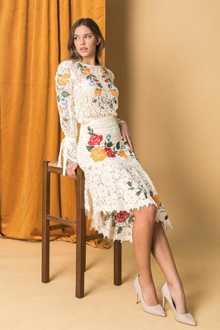 EMBROIDERED LACE TOP - Glamourous Grace
