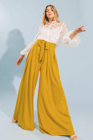 LOVE AND BEYOND WOVEN PANTS - Glamourous Grace