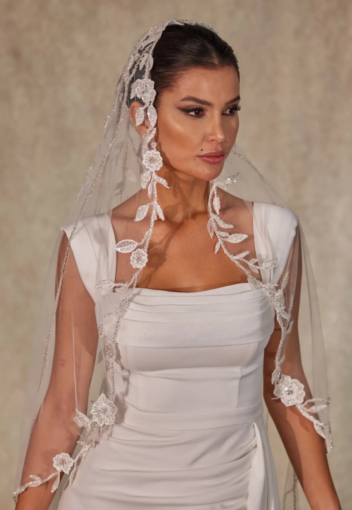 Flower Embroideried Wedding Veil- D230 - Glamourous Grace