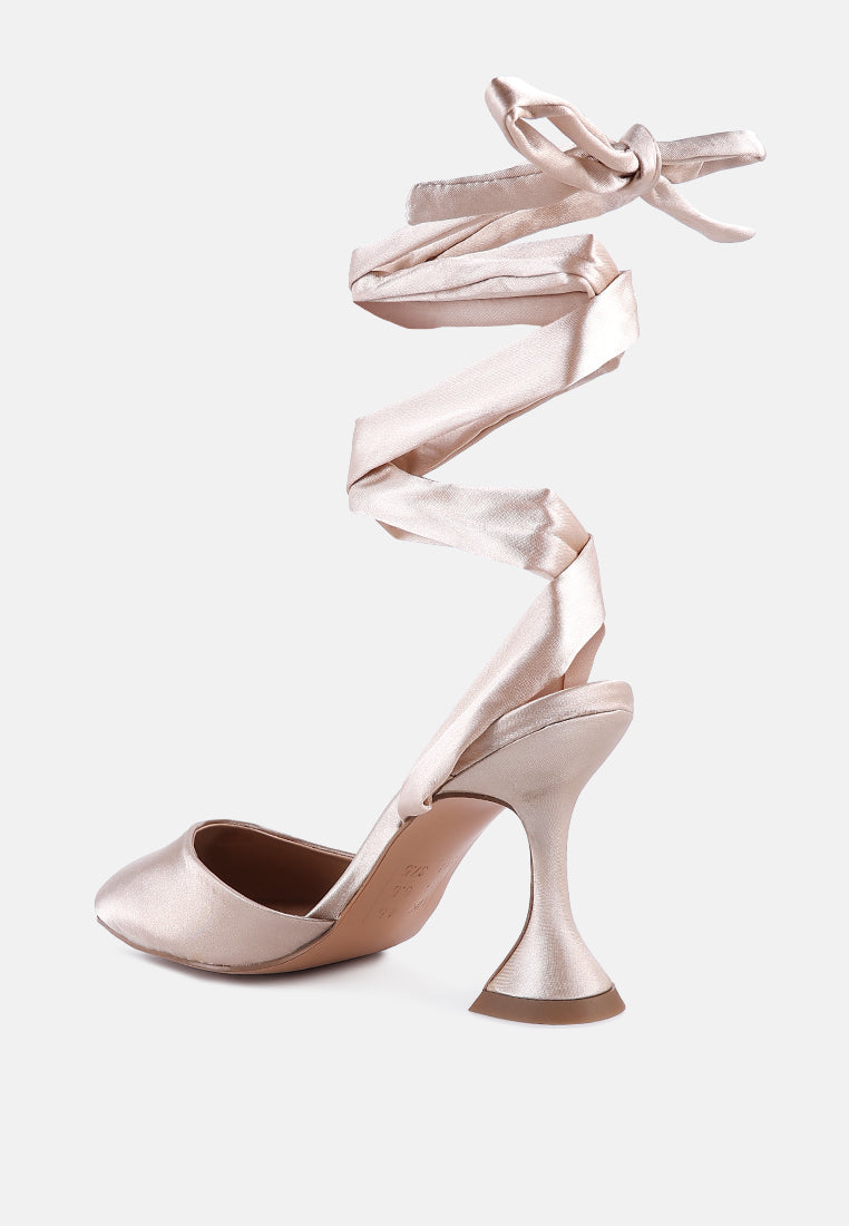 Fonda Pump - Glamourous Grace