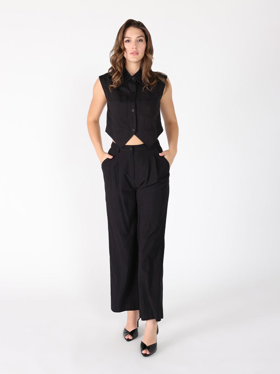 Front Button Open-Bottom Hem Sleeveless Top - Glamourous Grace