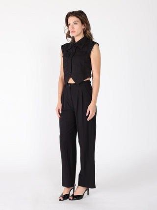 Front Button Open-Bottom Hem Sleeveless Top