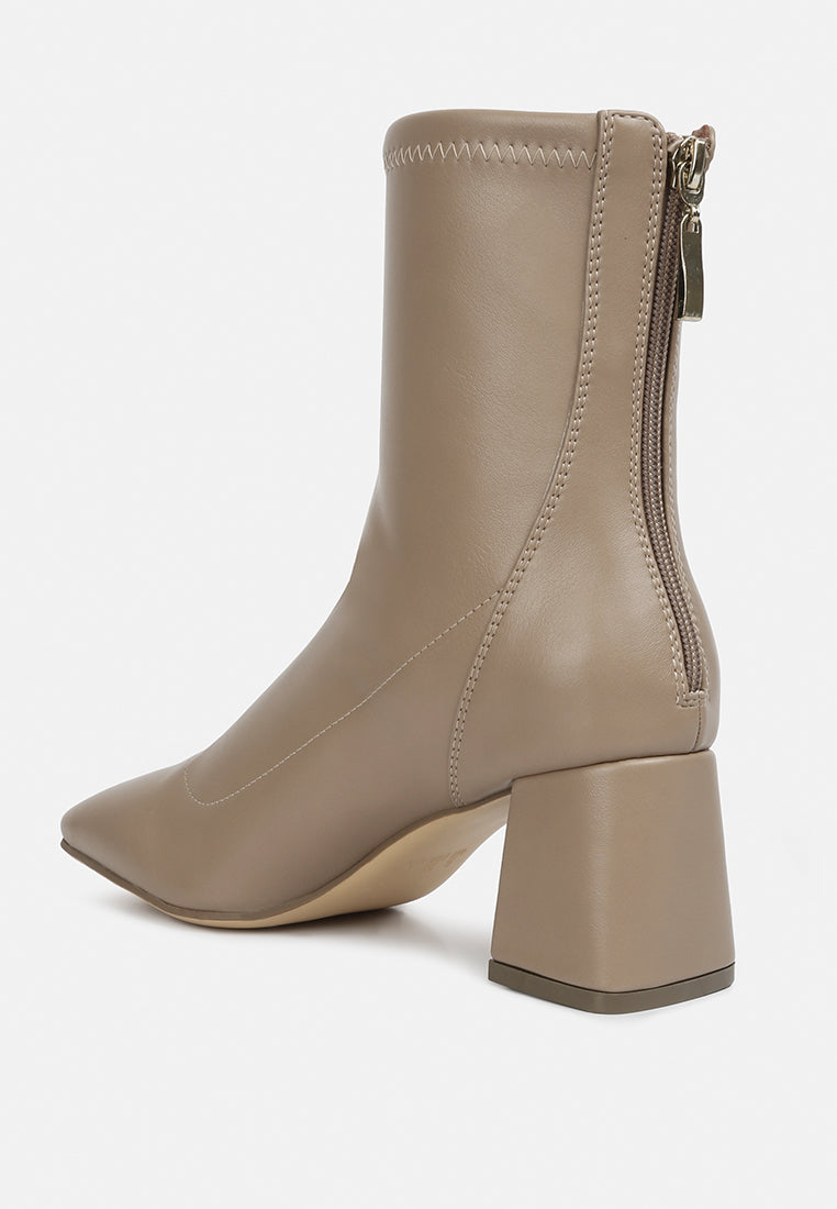 Hera Runaway Classic Ankle Boots - Glamourous Grace