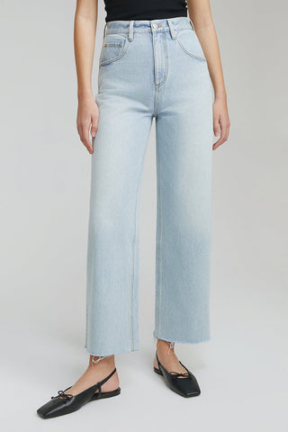 Moon Curve Raw Hem Crop Jeans HJ129 - Glamourous Grace