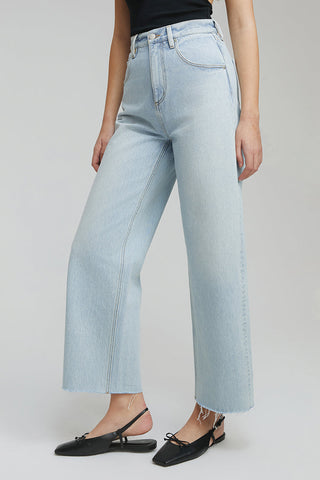 Moon Curve Raw Hem Crop Jeans HJ129 - Glamourous Grace