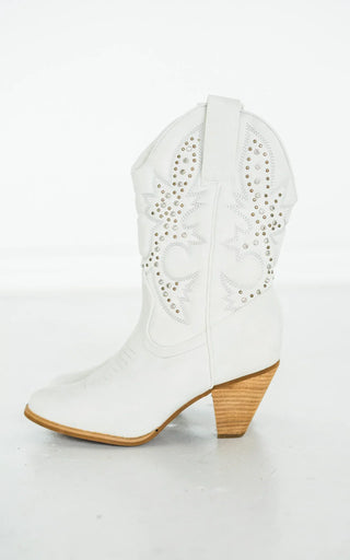 Houston Western Boots in White - Glamourous Grace