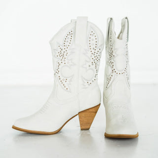 Houston Western Boots in White - Glamourous Grace