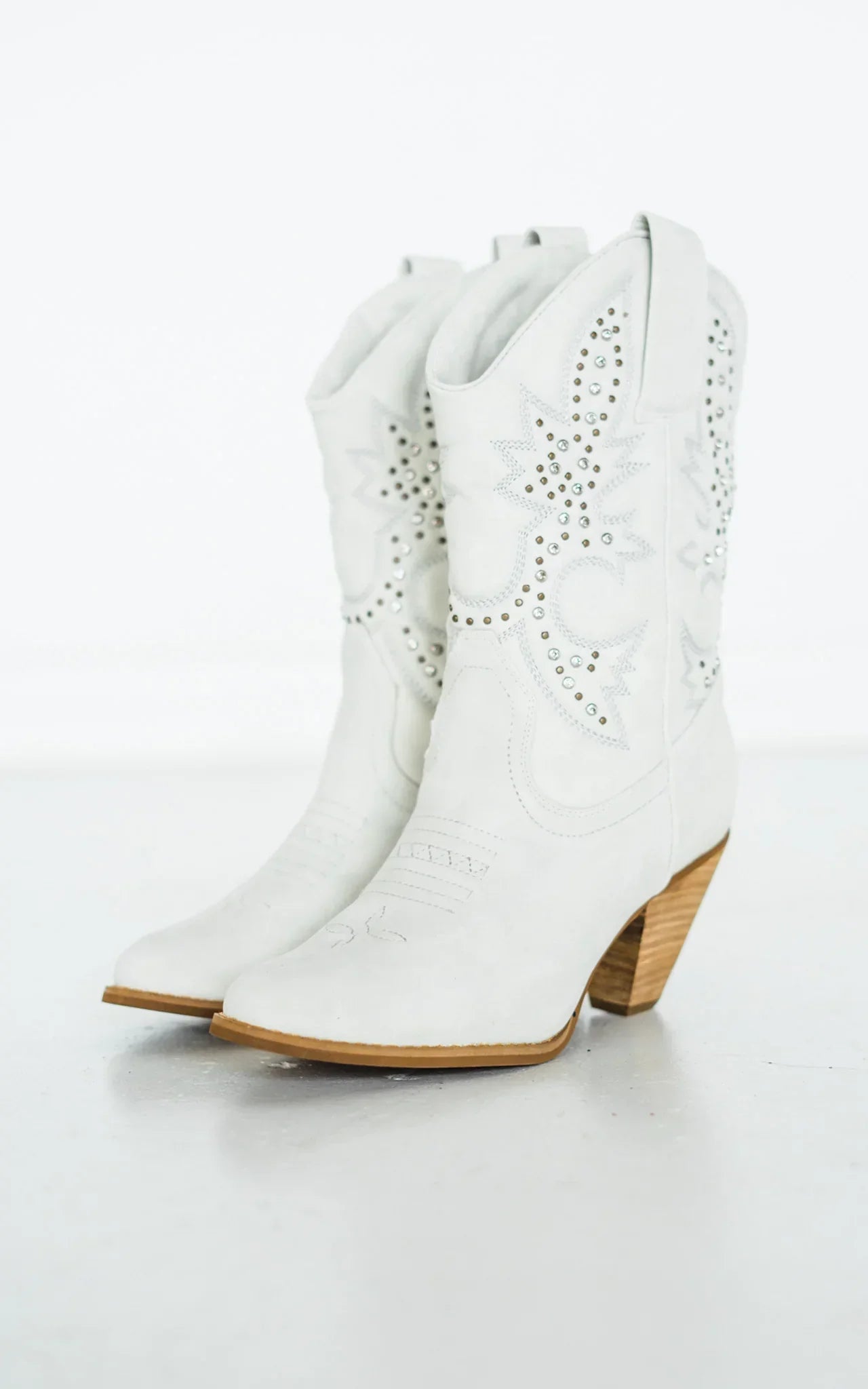Houston Western Boots in White - Glamourous Grace