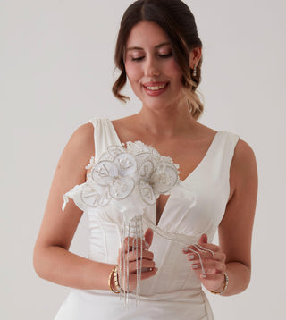 White Flower Bouquet – Ideal for Bridal, Quinceanera, or Proposal - Glamourous Grace