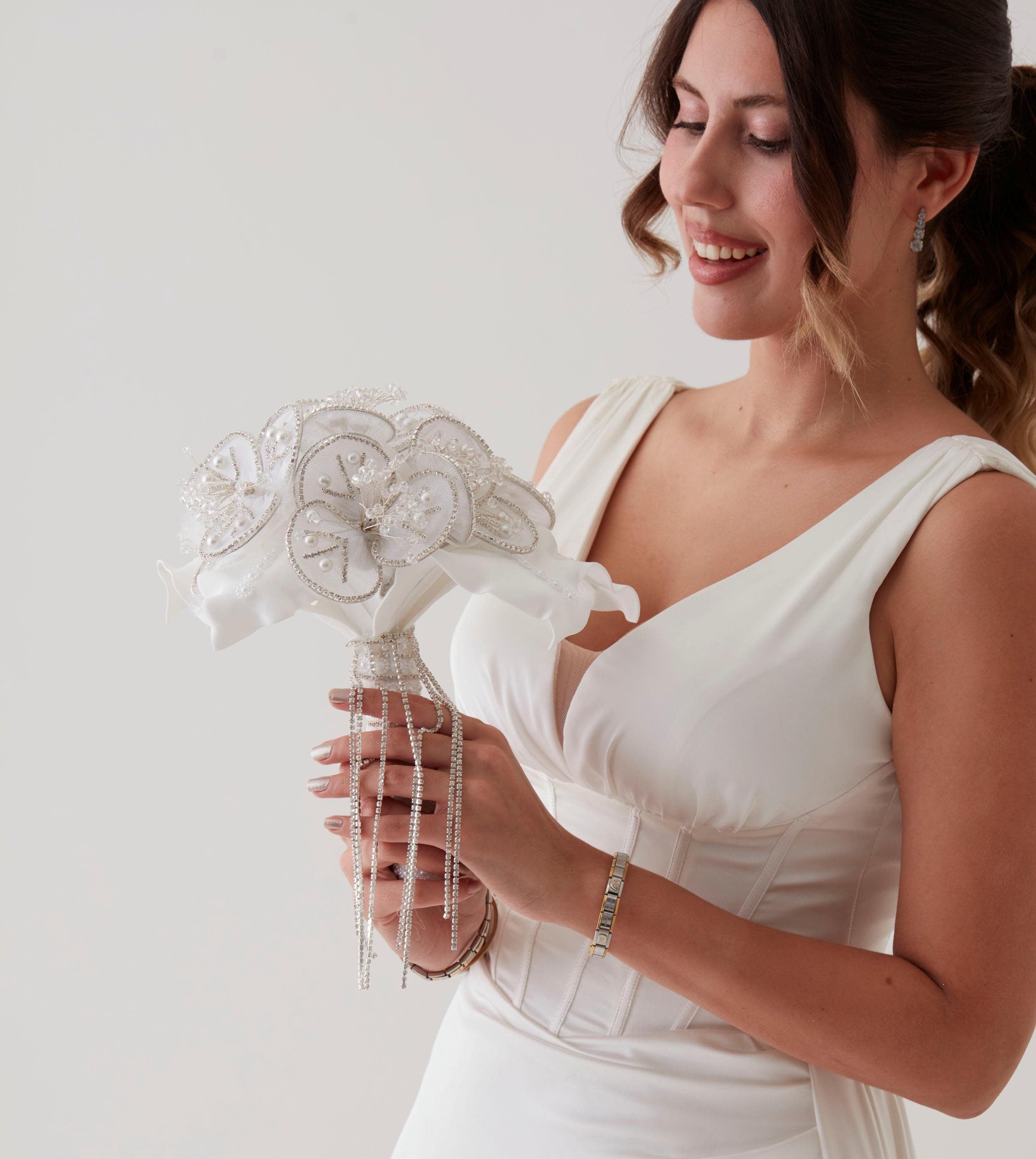 White Flower Bouquet – Ideal for Bridal, Quinceanera, or Proposal - Glamourous Grace