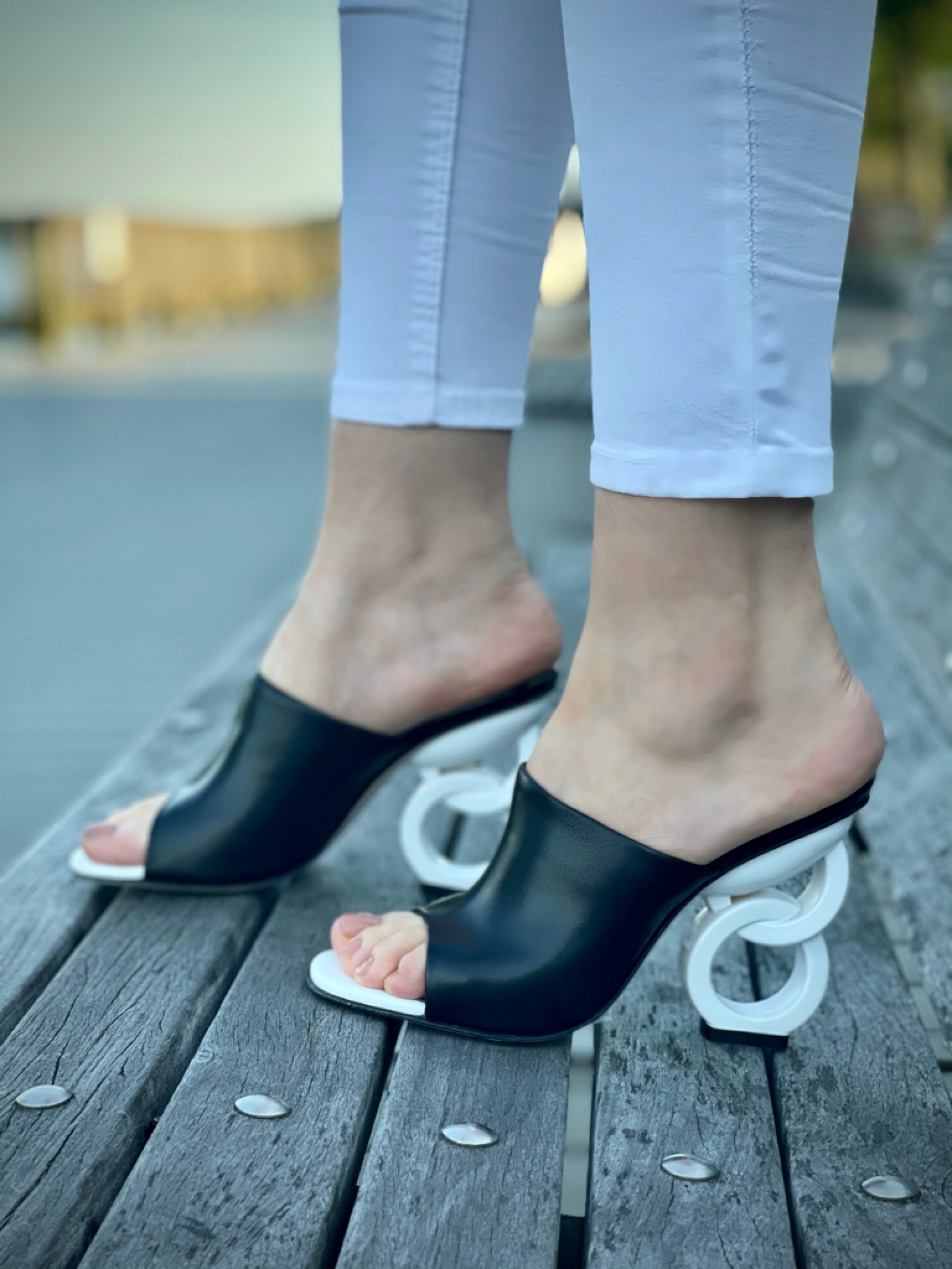 The Cymmer Black Leather Women Sandal - Glamourous Grace