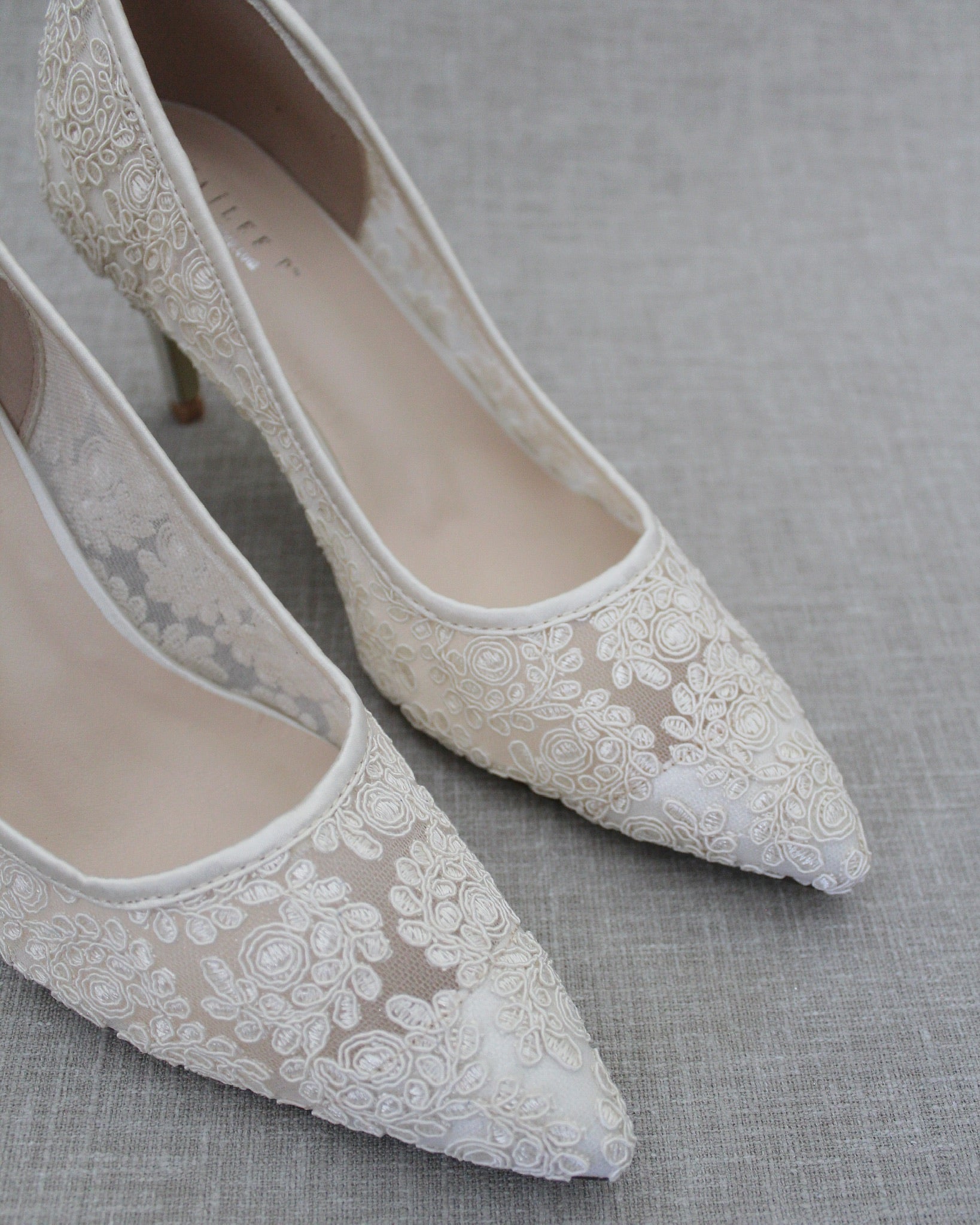 Lace Bridal Pump