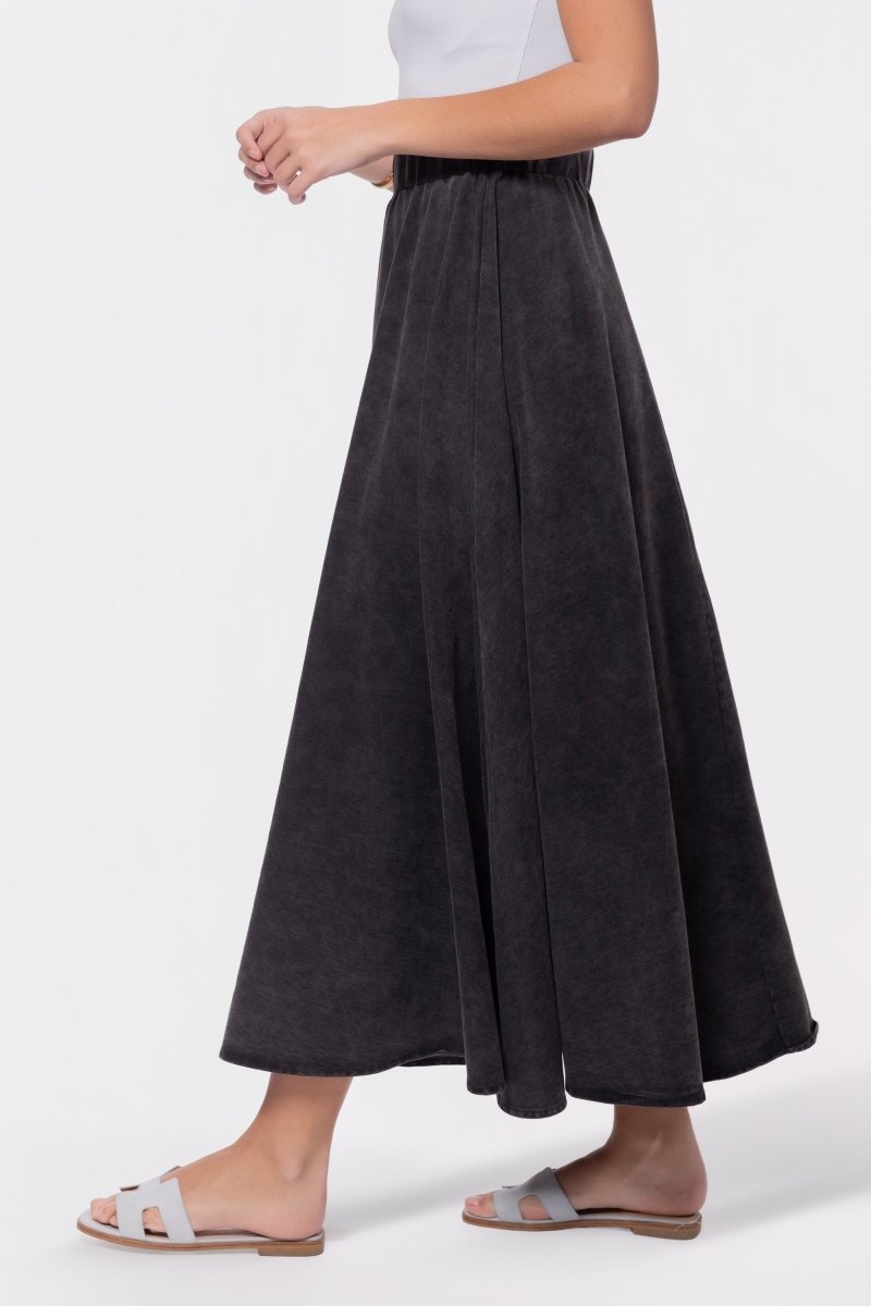 Iris Skirt (Black) - Glamourous Grace