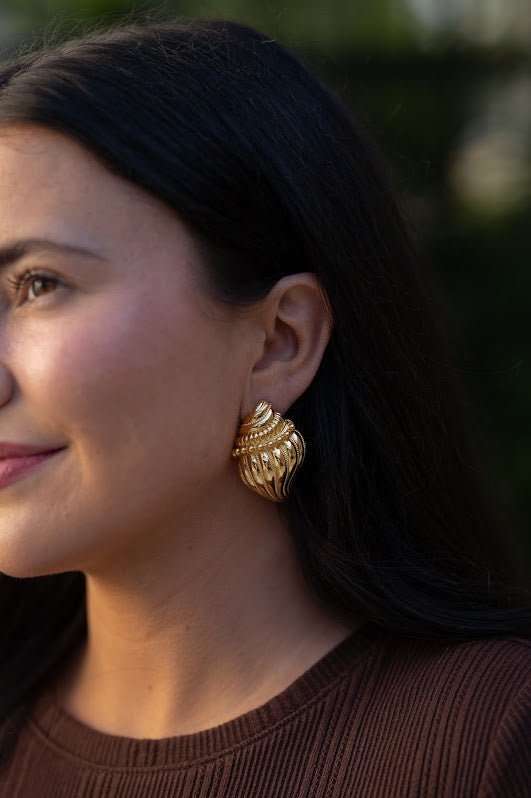 James Conch Shell Earring - 18k Plated Gold - Belle of the Ball Collection - Glamourous Grace