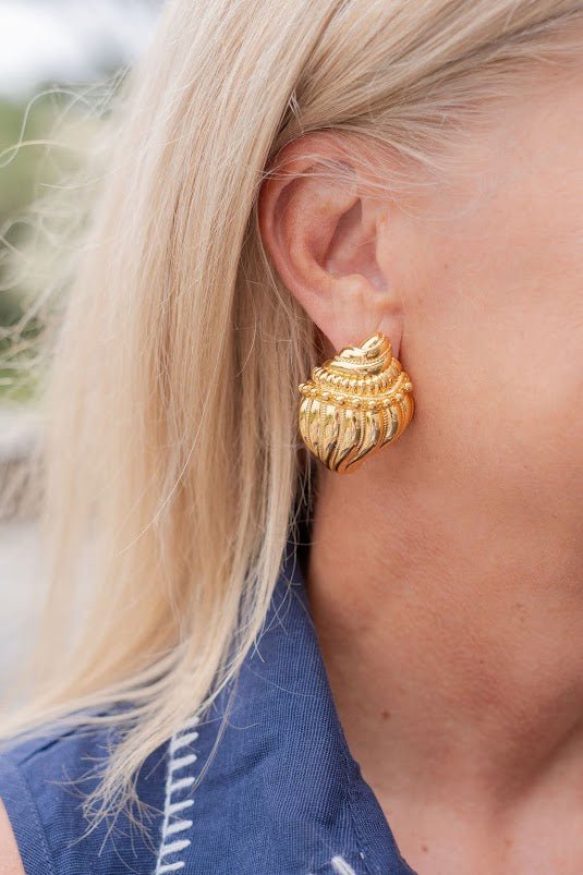 James Conch Shell Earring - 18k Plated Gold - Belle of the Ball Collection - Glamourous Grace