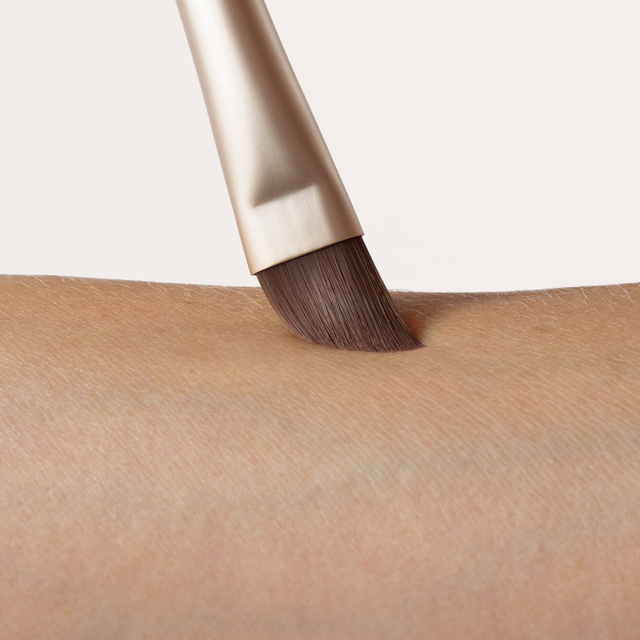 jane iredale Camouflage Brush (Pro Series) - Glamourous Grace
