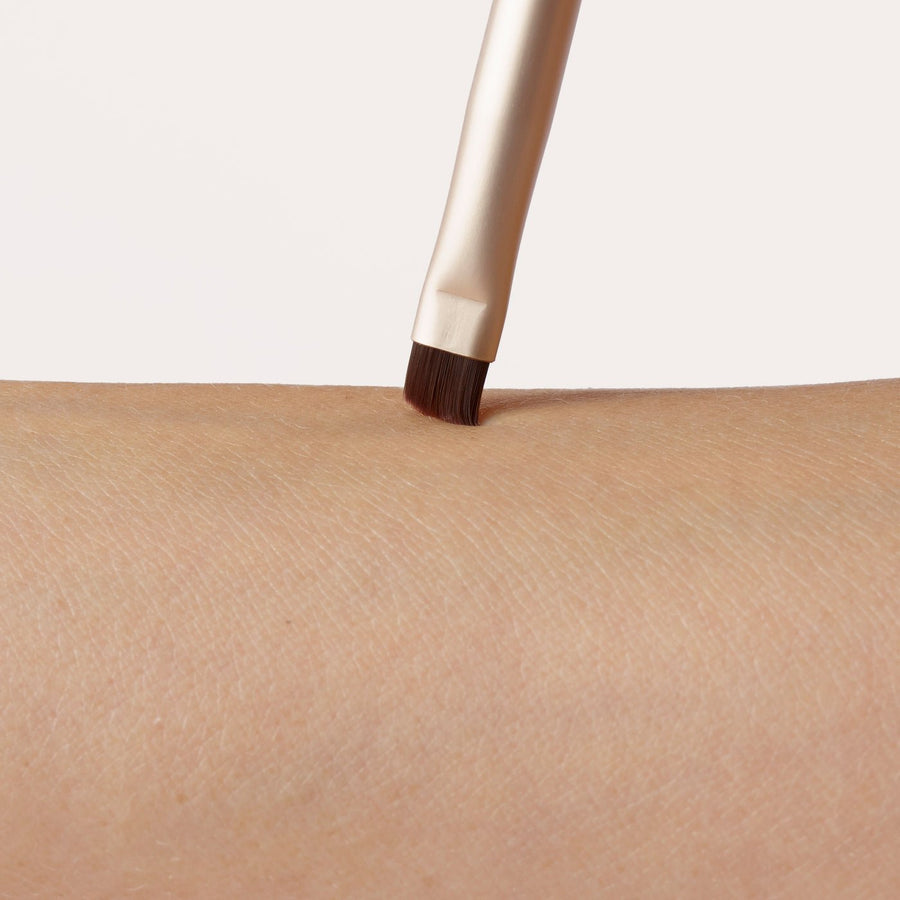 jane iredale Eye/Brow Brush (Pro Series) - Glamourous Grace