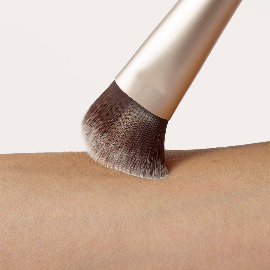 jane iredale Liquid Complexion Brush (Pro Series) - Glamourous Grace