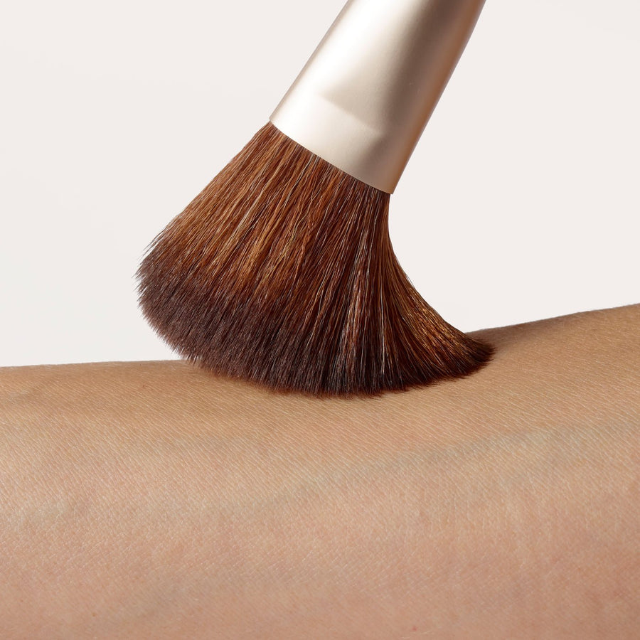 jane iredale Powder Complexion Brush (Pro Series) - Glamourous Grace