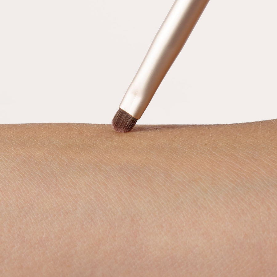jane iredale Smudge Eye Brush (Pro Series) - Glamourous Grace