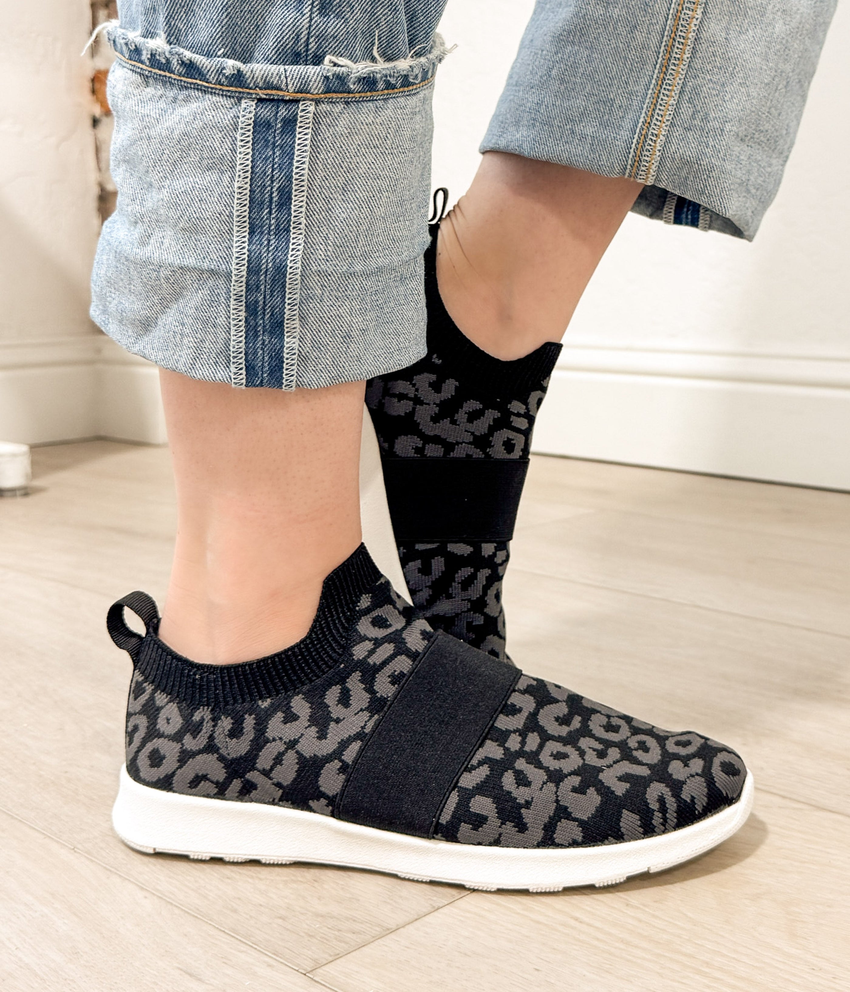 Jia Knit Sneaker in Black - Glamourous Grace