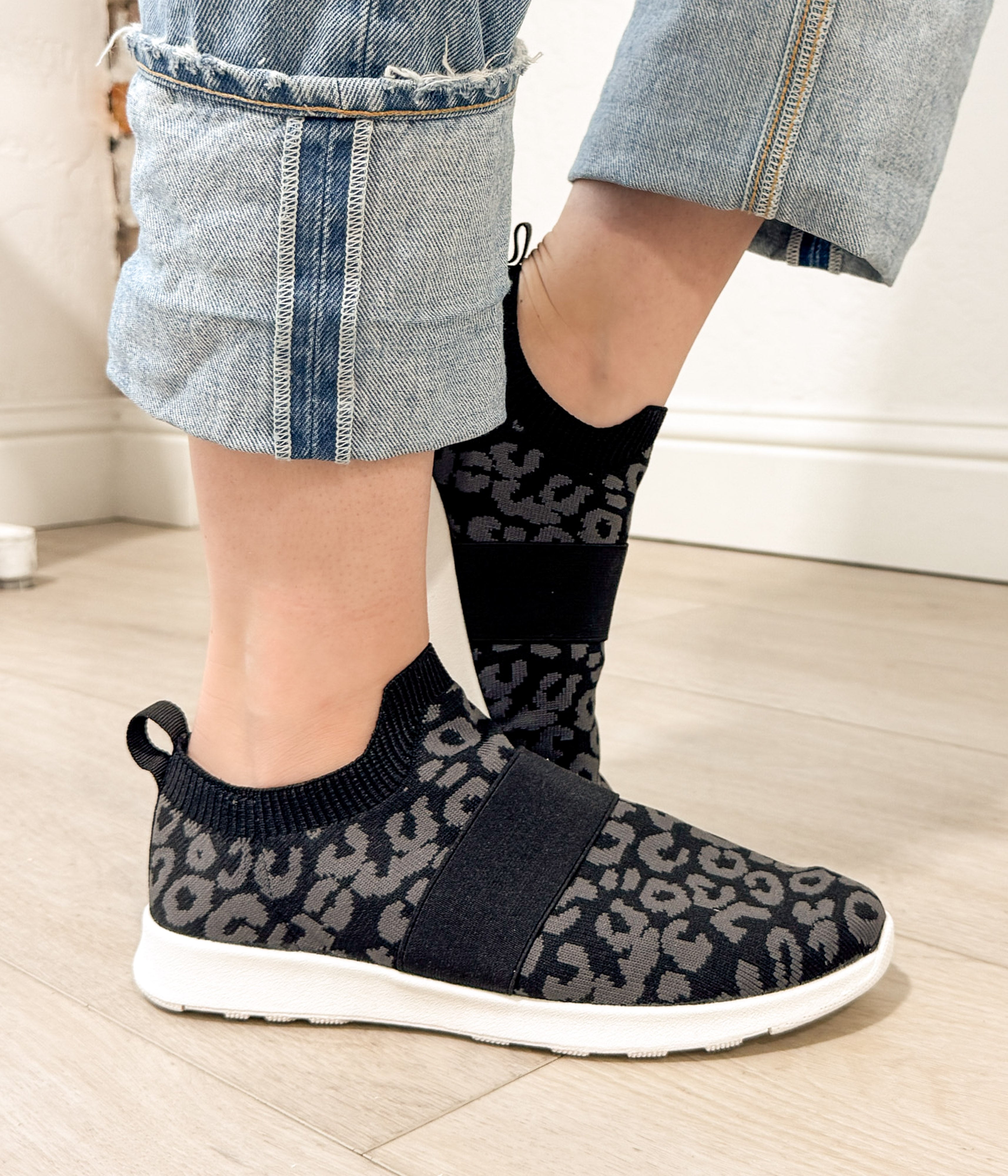 Jia Knit Sneaker in Black - Glamourous Grace