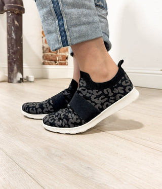 Jia Knit Sneaker in Black - Glamourous Grace