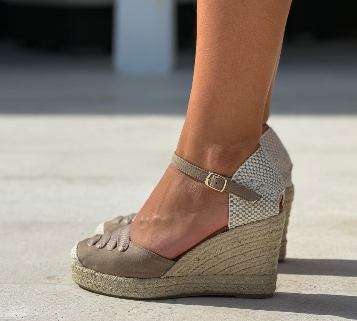 Jimena High Strap Taupe Laced - Glamourous Grace