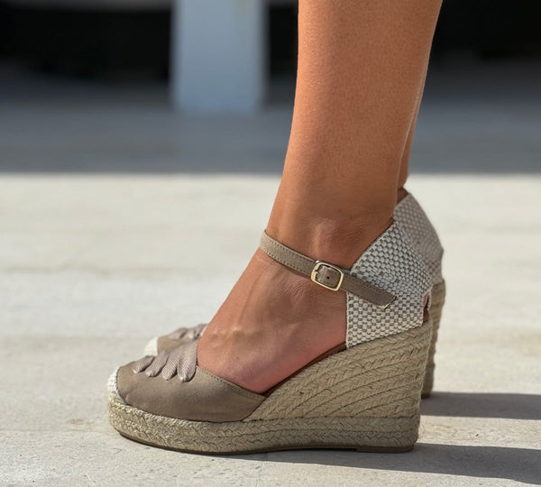 Jimena High Strap Taupe Laced - Glamourous Grace