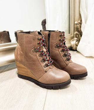 Joana Boot in Taupe - Glamourous Grace