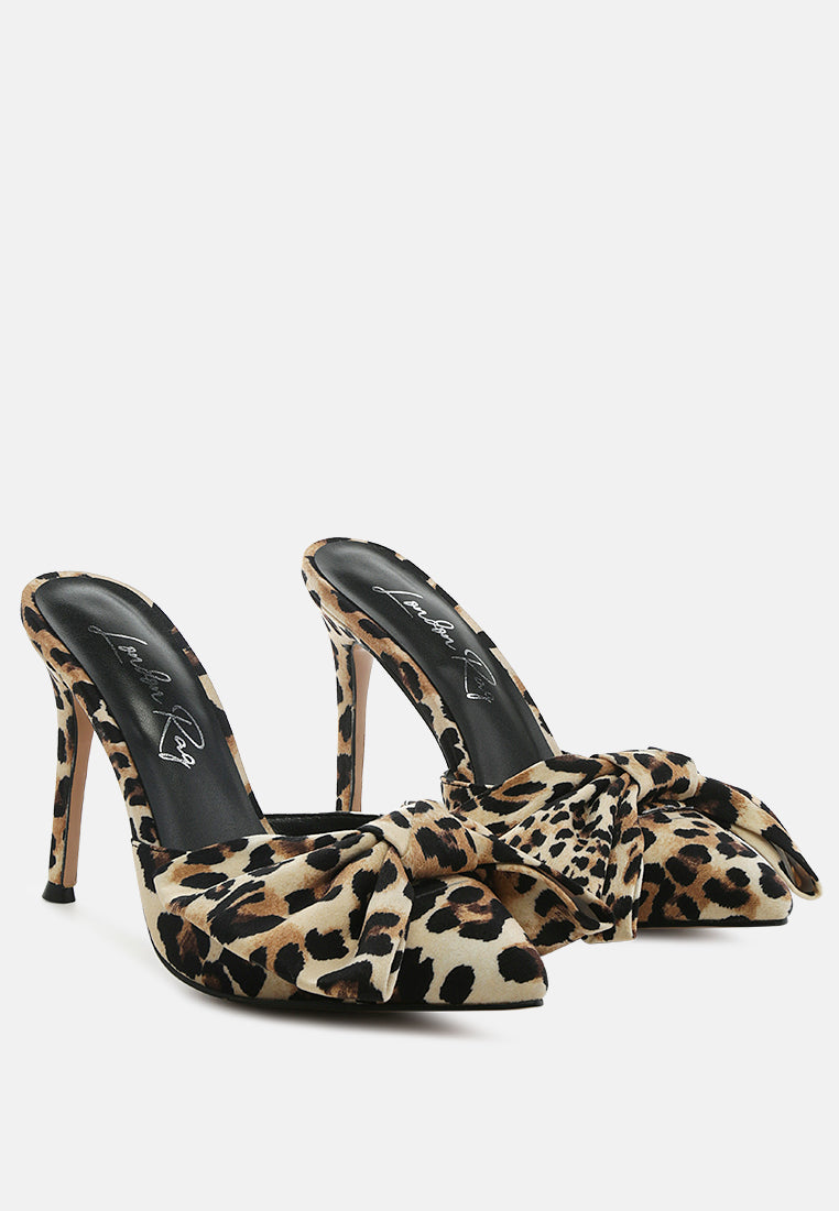 Joelle Pump - Glamourous Grace