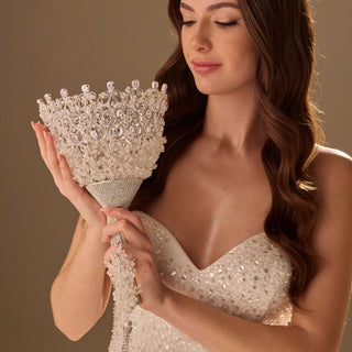 Elegant Silver Quinceañera & Wedding Bouquet Holder – Handcrafted with Pearls & Crystal Stones - Glamourous Grace