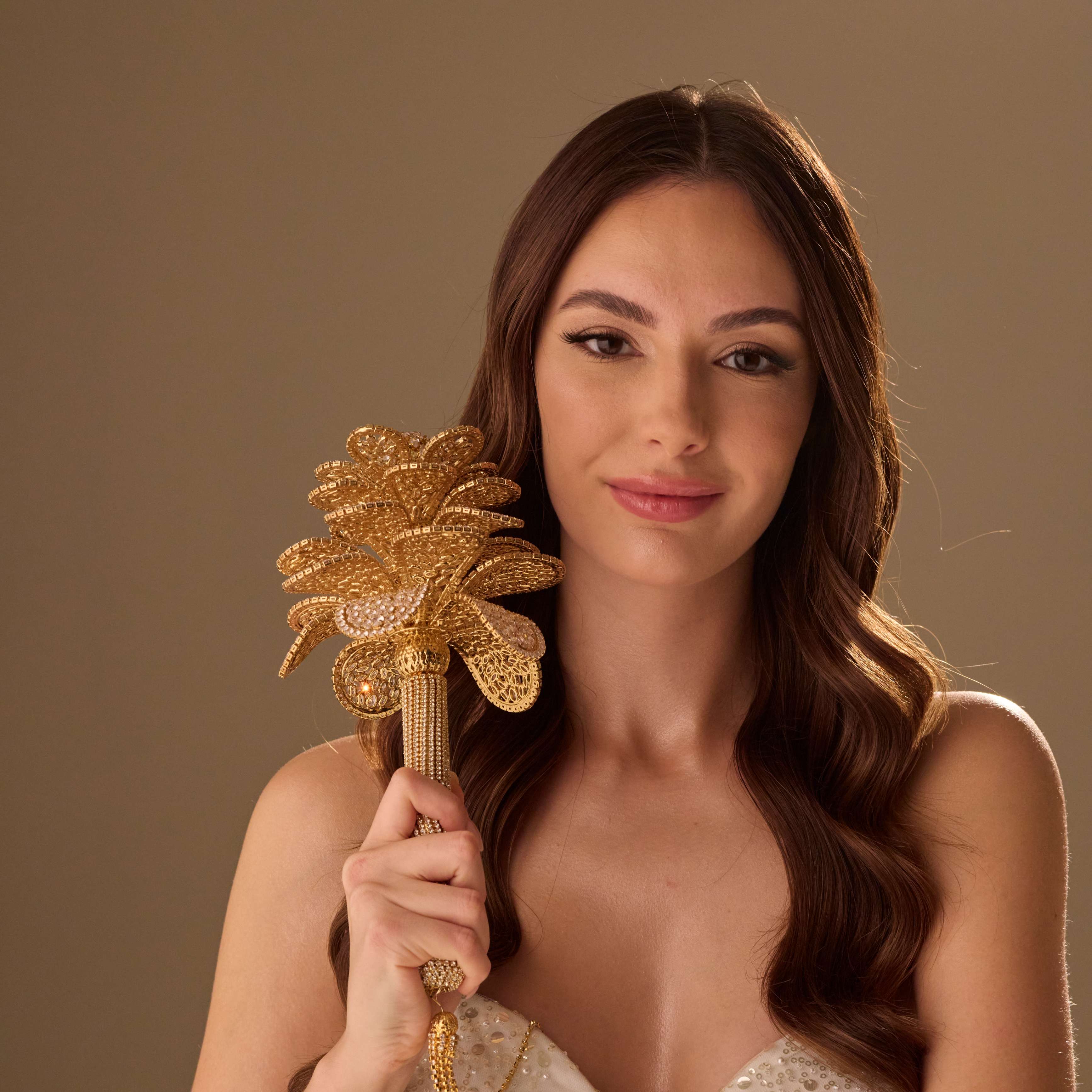 Luxurious Gold Quinceañera & Wedding Bouquet – Handcrafted with Crystal Stones - Glamourous Grace
