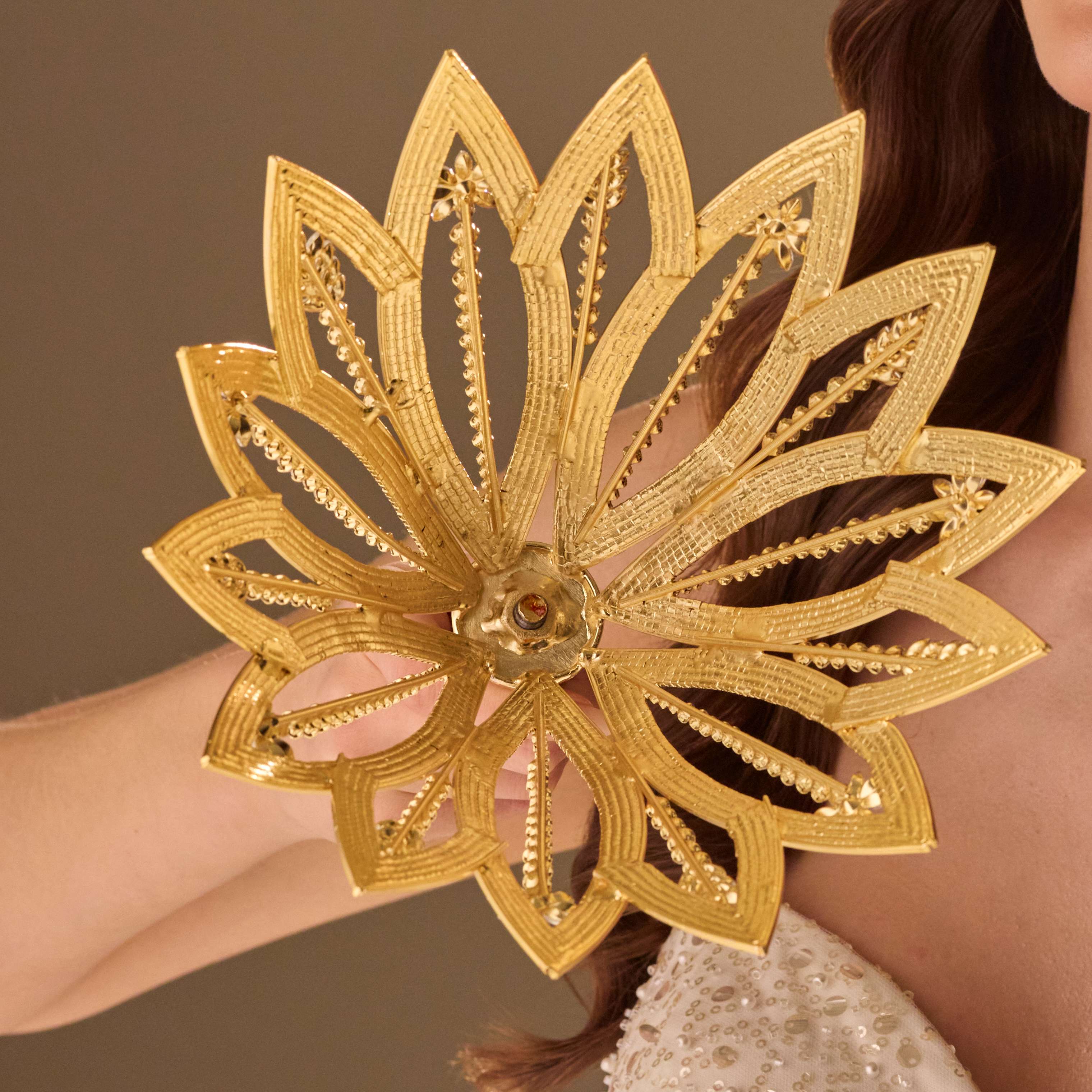 Luxury Gold  Quinceañera and  Wedding Bouquet Holder - Glamourous Grace