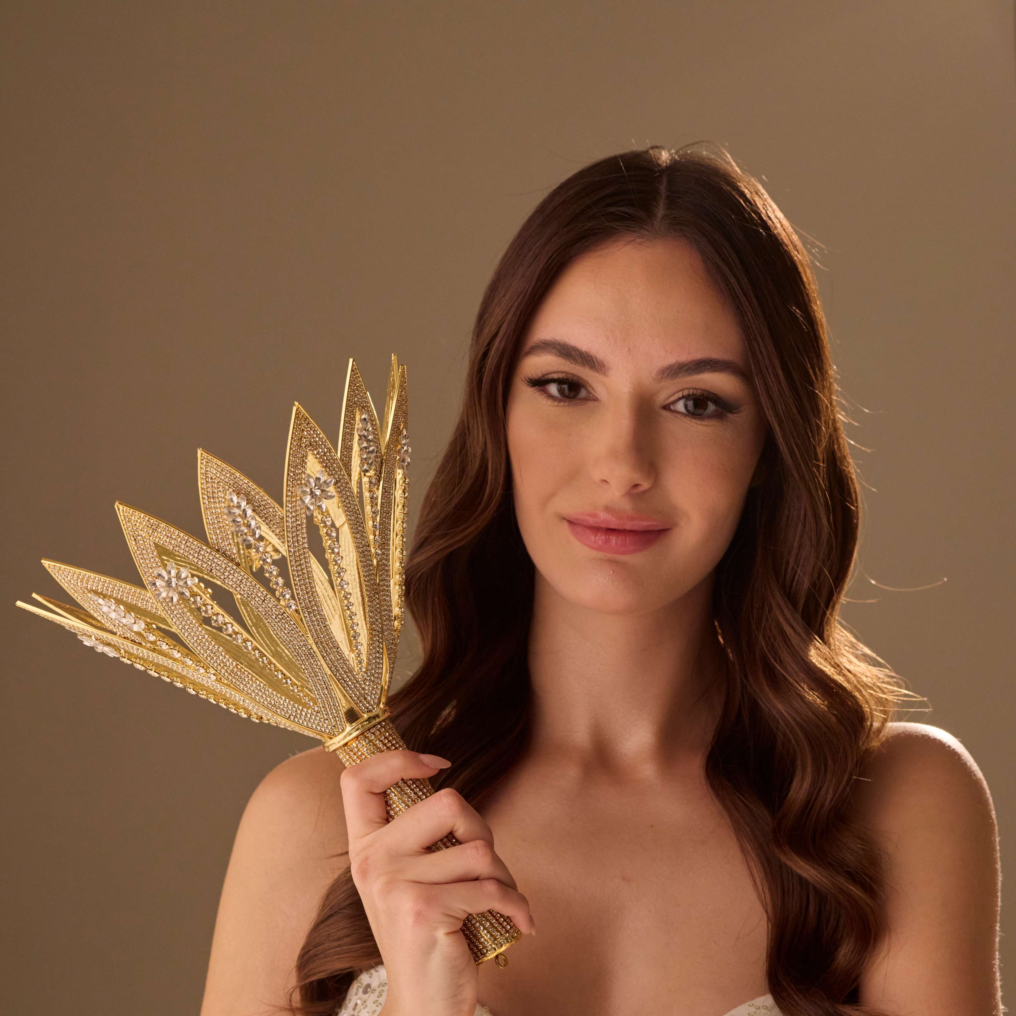 Luxury Gold  Quinceañera and  Wedding Bouquet Holder - Glamourous Grace