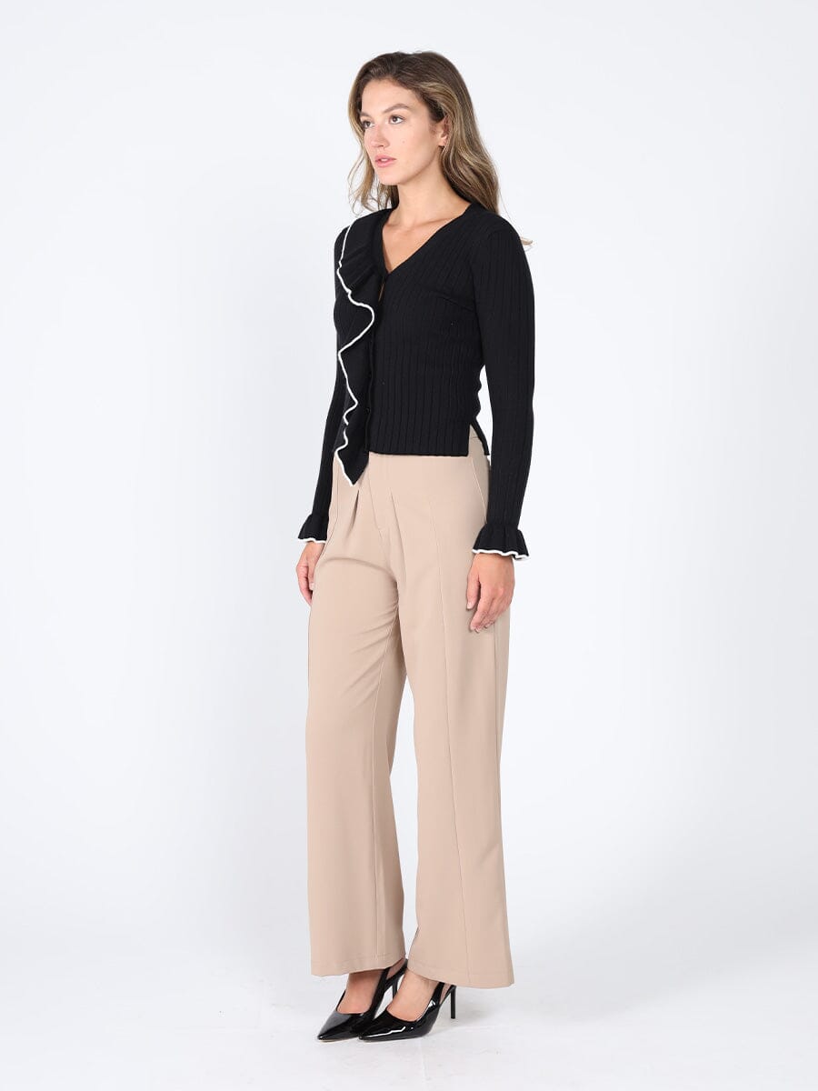 Knitted ruffle v-neck top - Glamourous Grace
